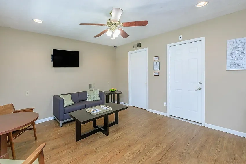 Riverwalk Townhomes At Wedgefield Court – photo 4