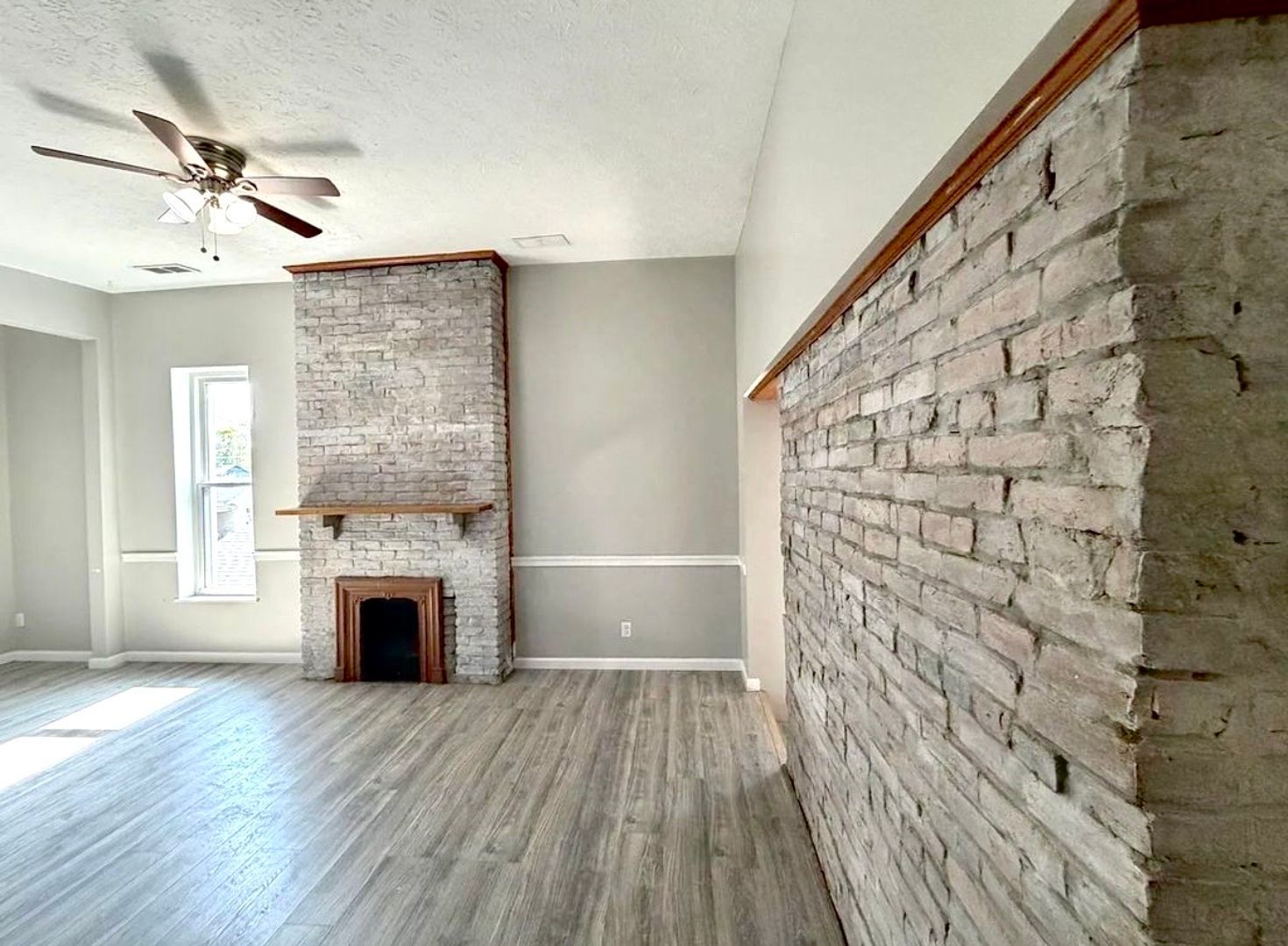 531 E Chestnut St unit 531-2 – photo 4