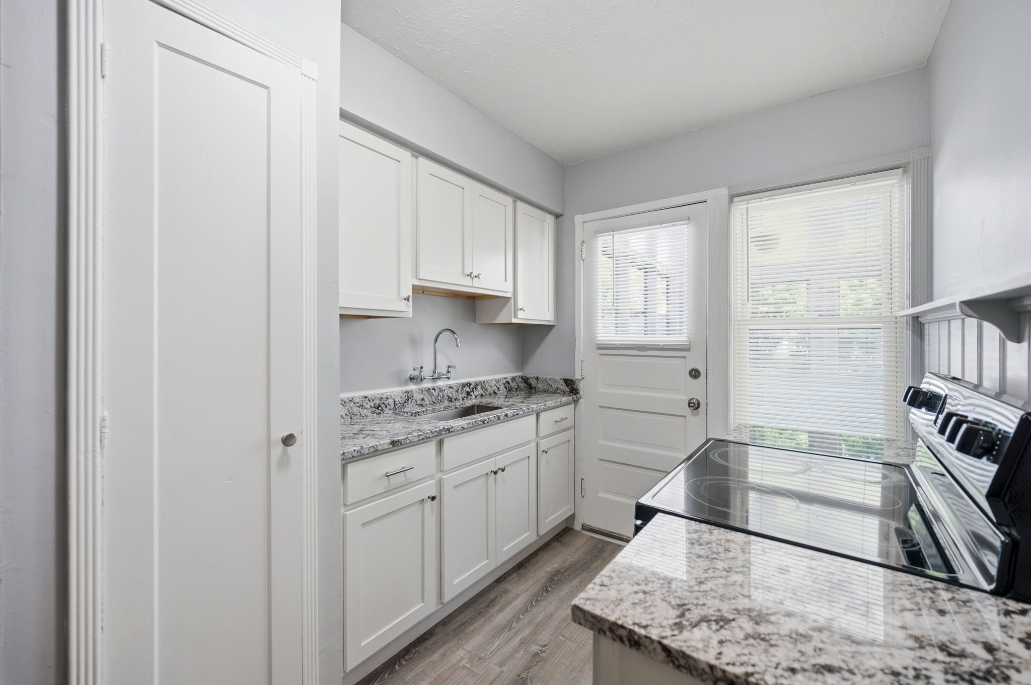 253 E 250th St – photo 1