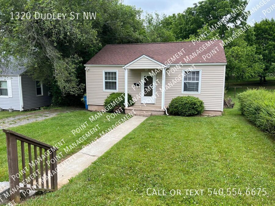 1320 Dudley St NW – photo 1