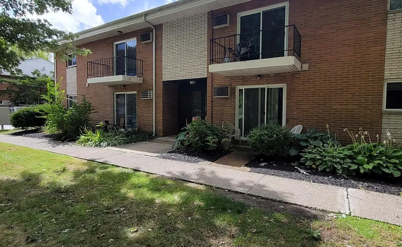 Richlawn Apartments: Charming Community Living in the Heart of Painesville – photo 2