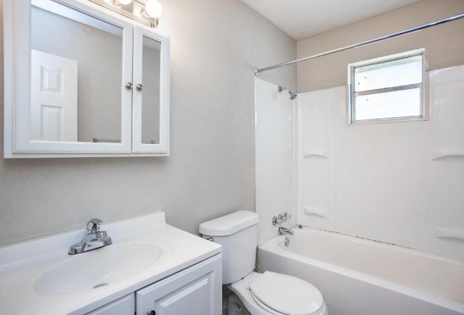 200 Bledsoe St – photo 1