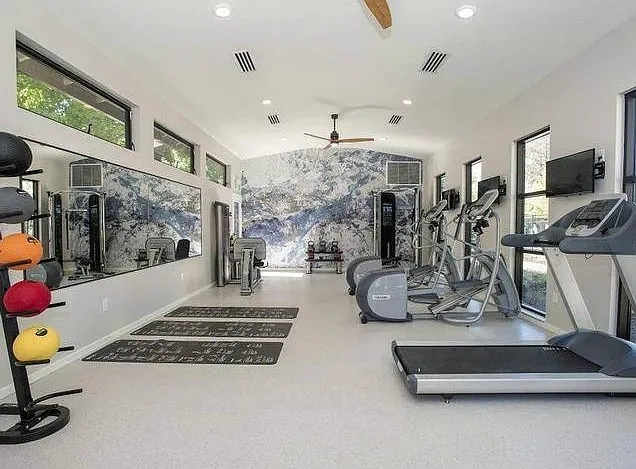 LAUREL GLEN – photo 3