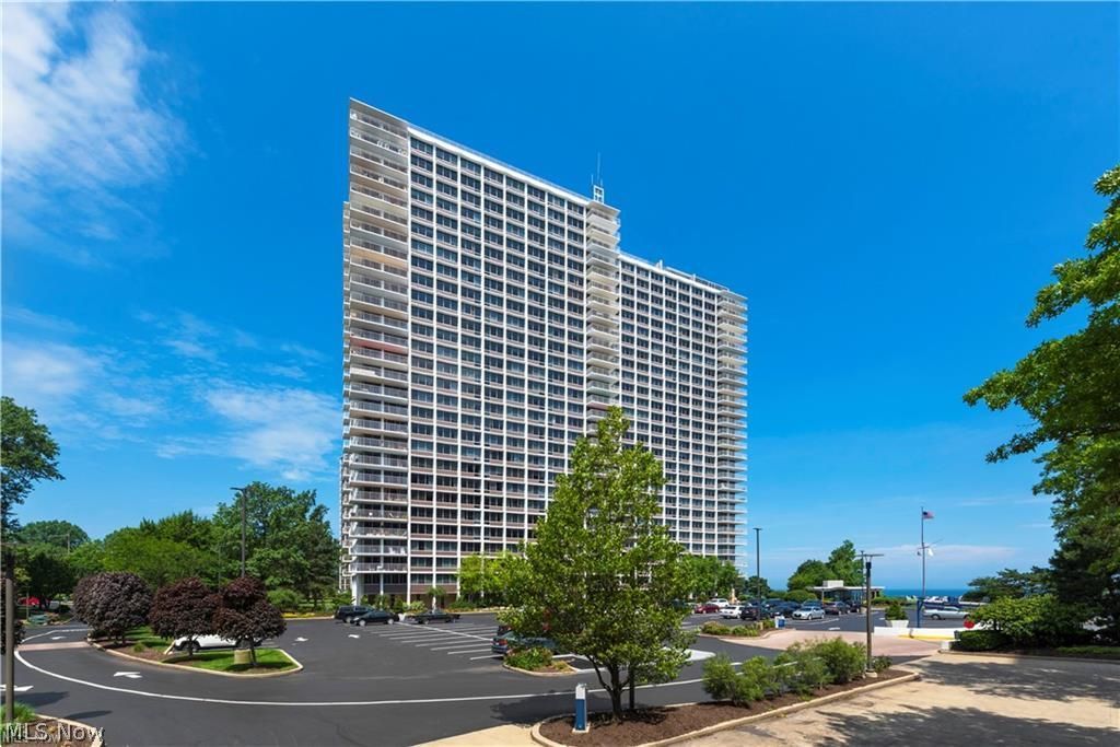12700 Lake Ave unit 405 – photo 1