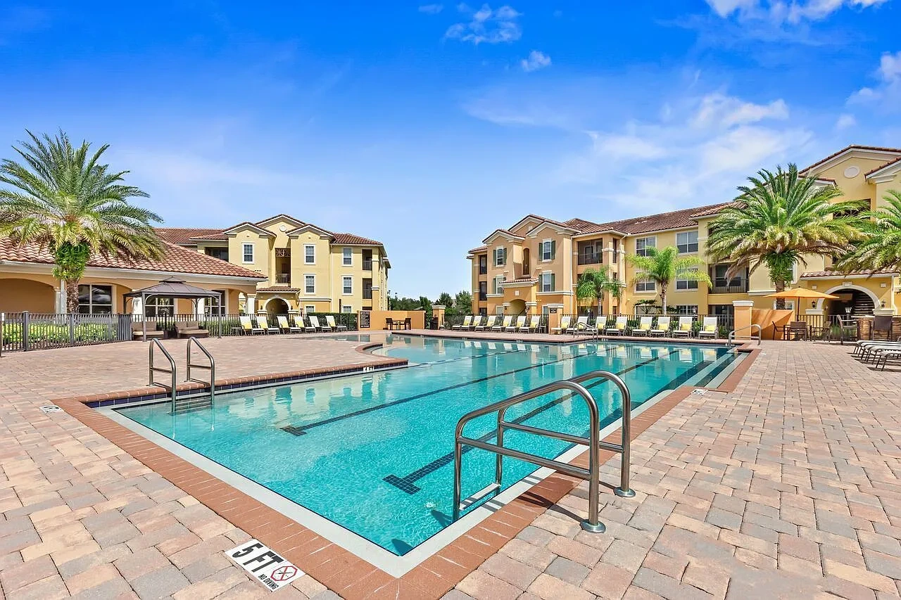 Trinity Club Apartments – photo 2