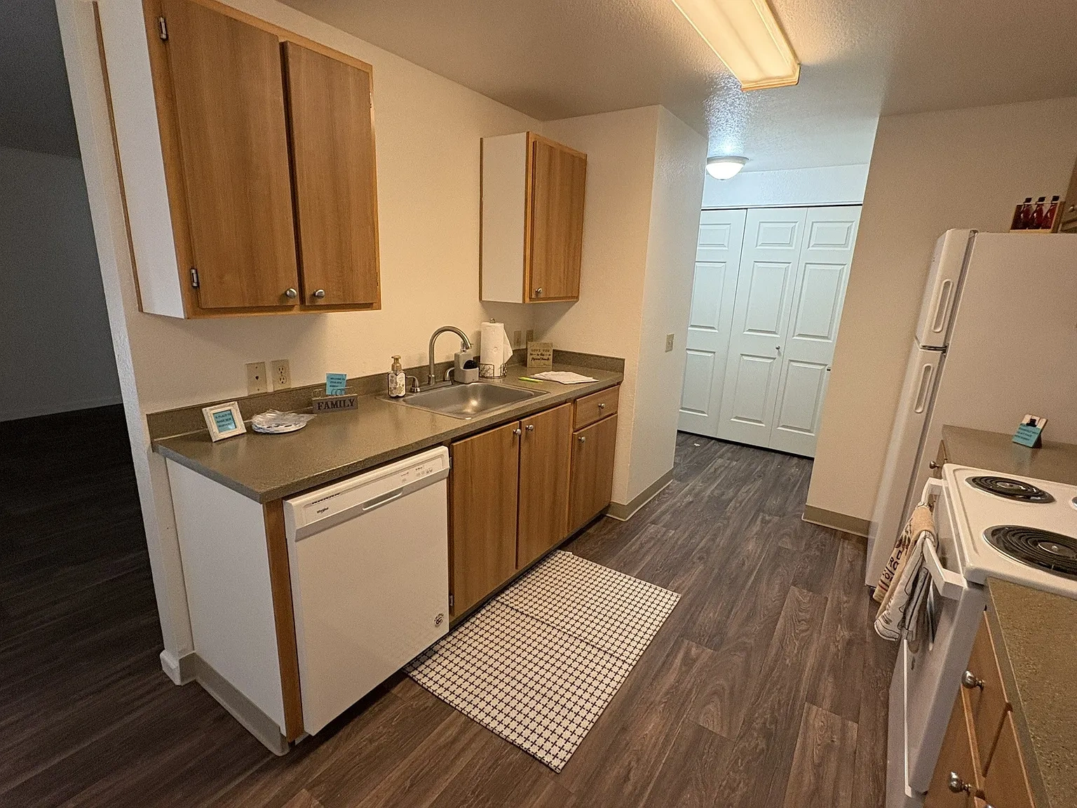 Windsor Manor Apartments – photo 3