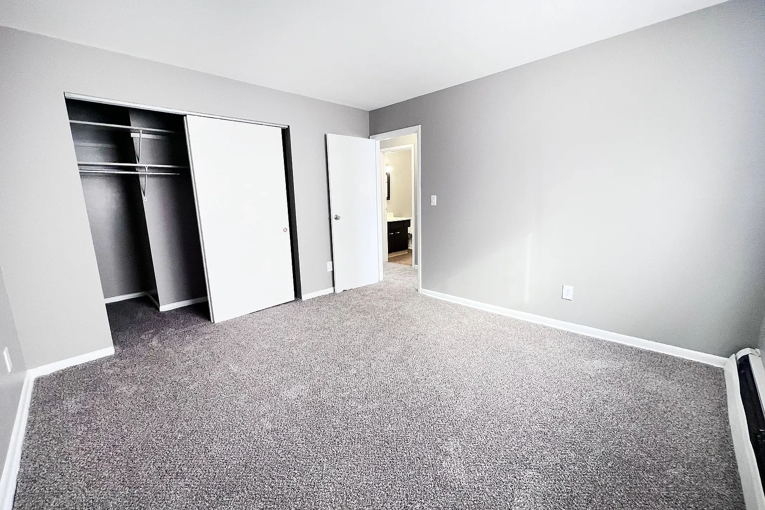 Sharondale Woods Apartments – photo 1
