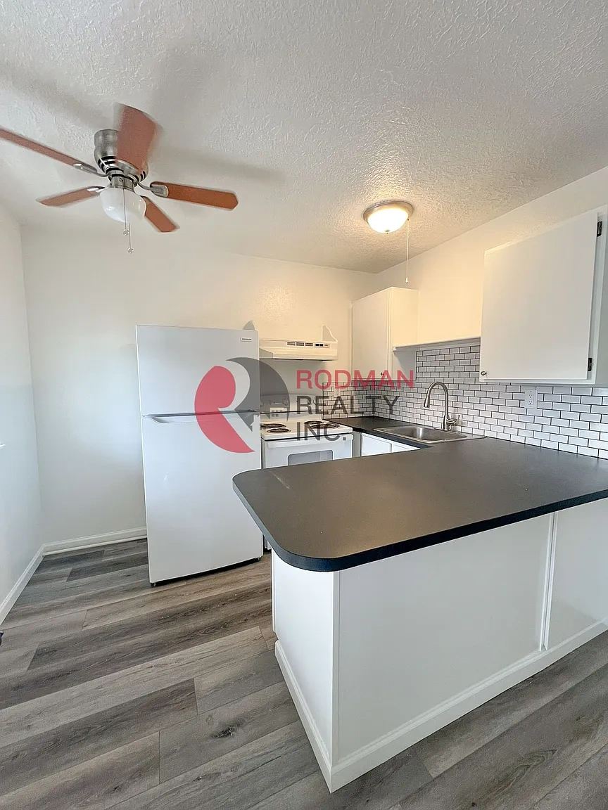 Studio West Apartments – photo 4