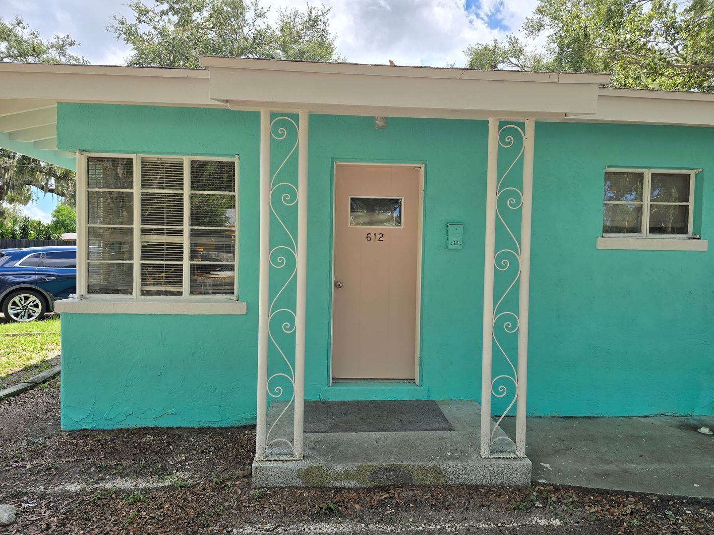 612 East Ave – photo 2