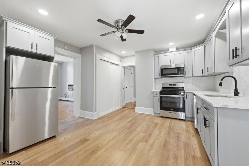508 2nd St #2 – photo 1