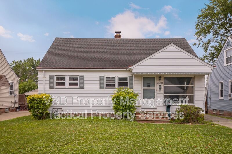 19268 Stafford Ave – photo 1