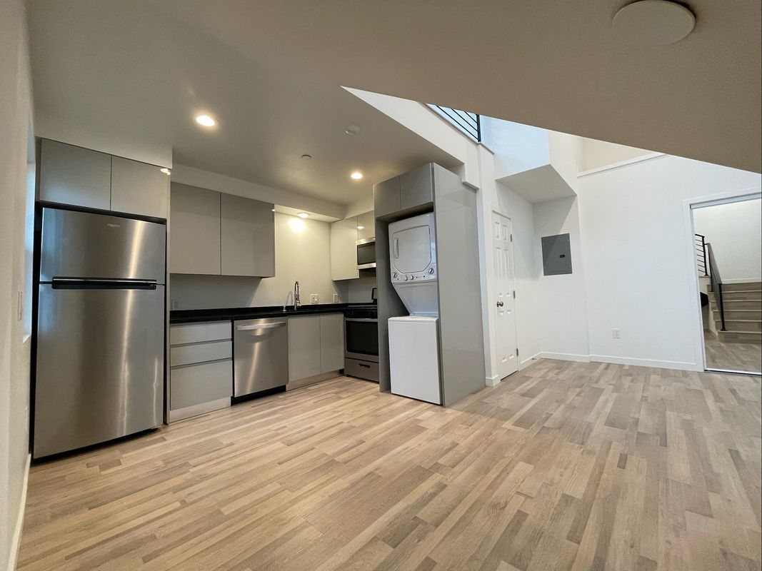 229 Granada Ave unit 3 – photo 4