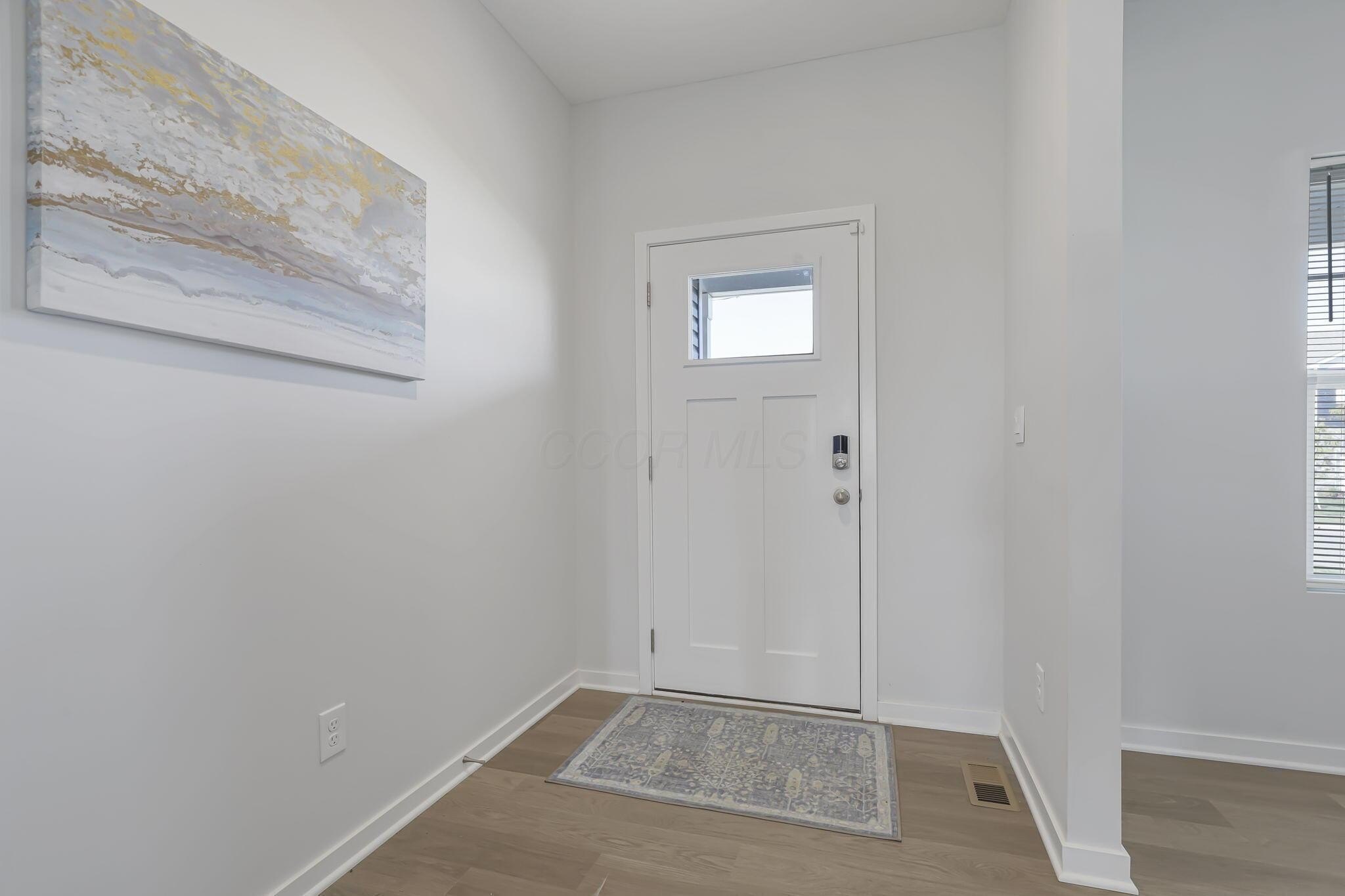 758 Leslie Dr – photo 3