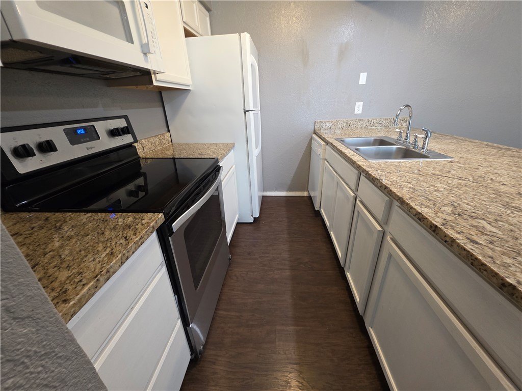659 Redwood Ave #759 1 – photo 4
