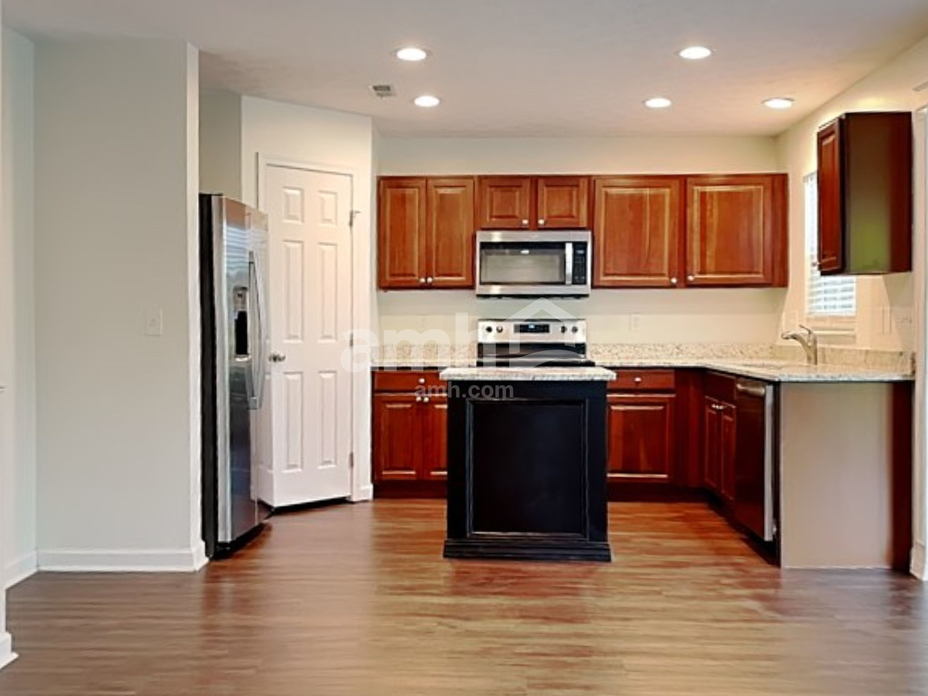 156 Haverstraw Pl – photo 3