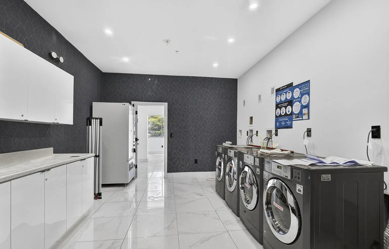 324 20th St – photo 4