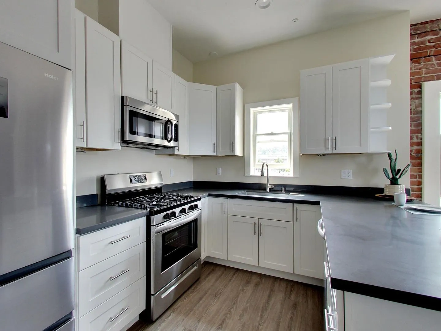 22650 Main Street – photo 4