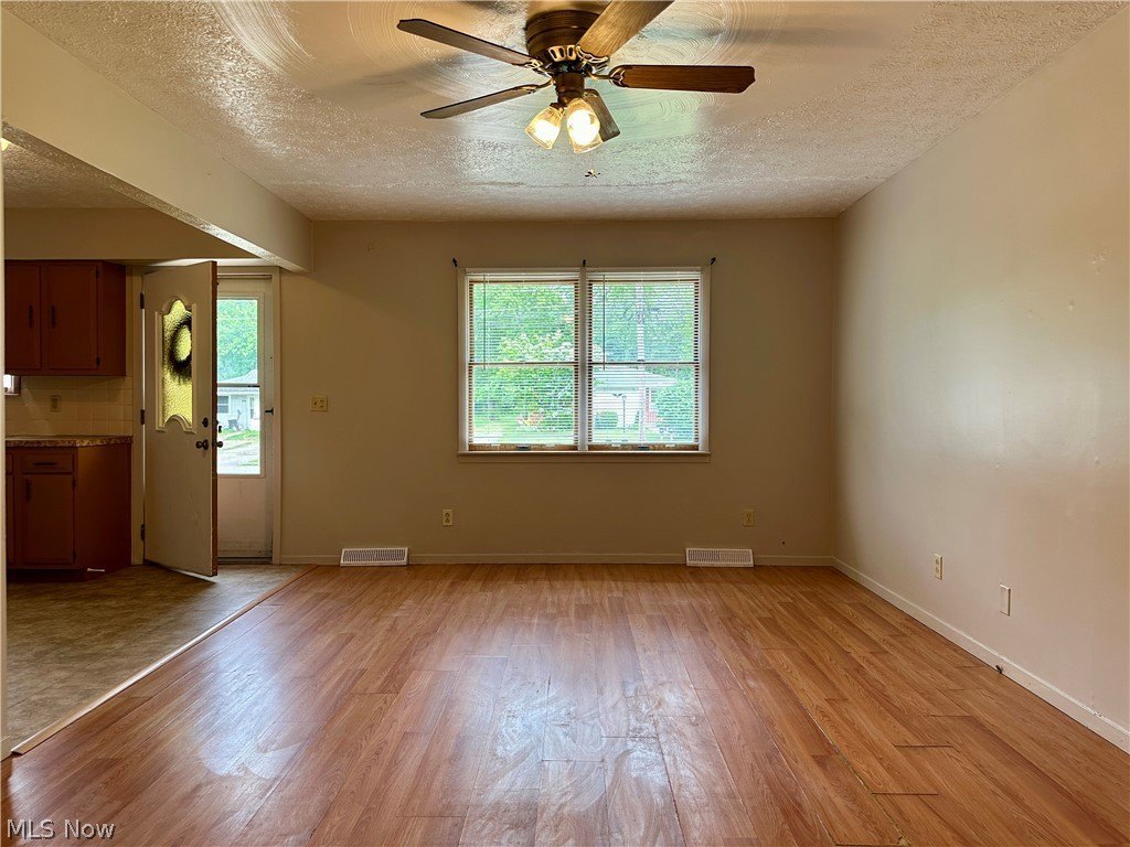 4827 Dunsmore Ave – photo 3