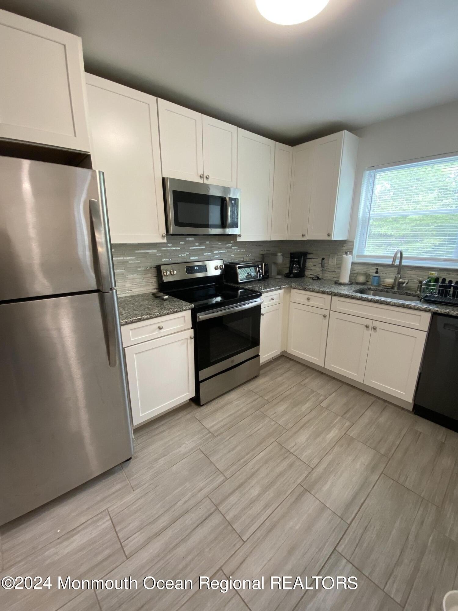 65 Cedar Ave #B11 – photo 5
