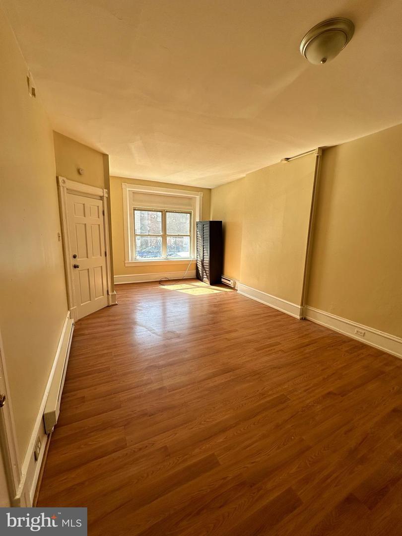 337 Franklin St unit A – photo 2