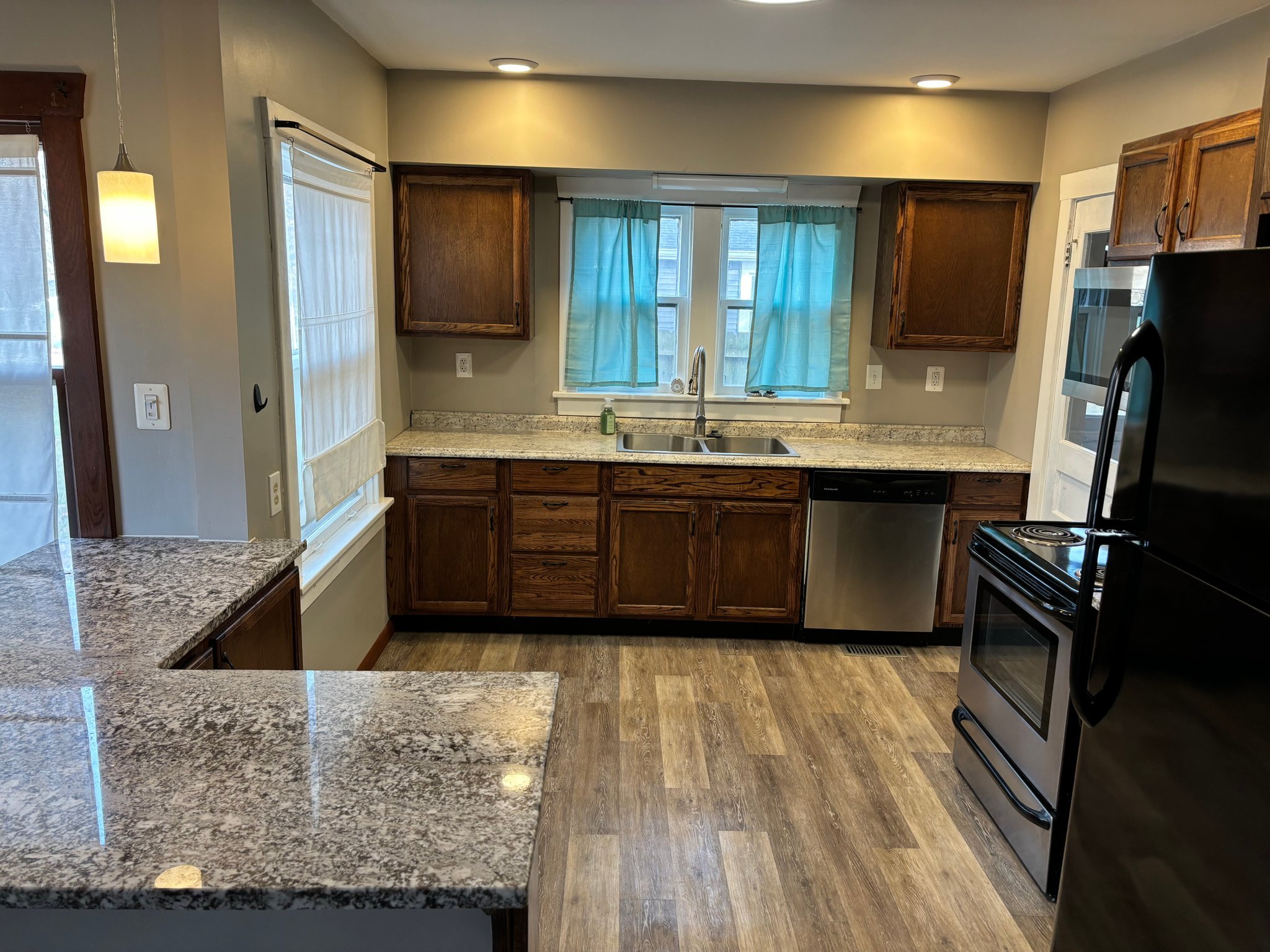 1304 Randle St – photo 3