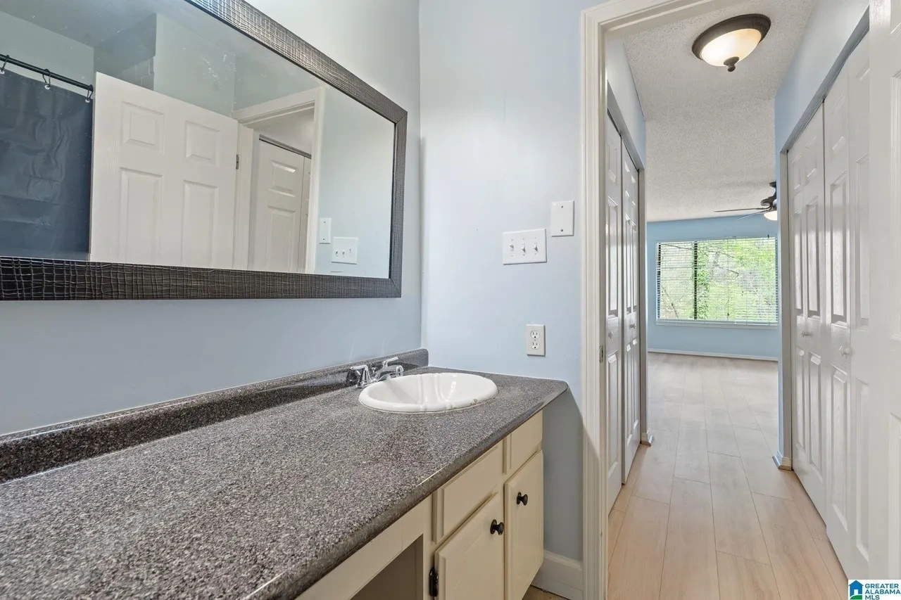 325 Heath Dr – photo 4