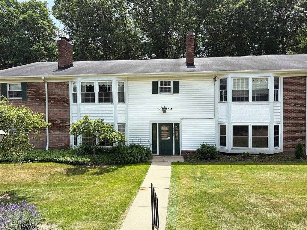 7010 Carriage Hill Dr #201 – photo 1