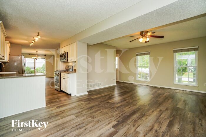 5241 Frisco Dr – photo 3