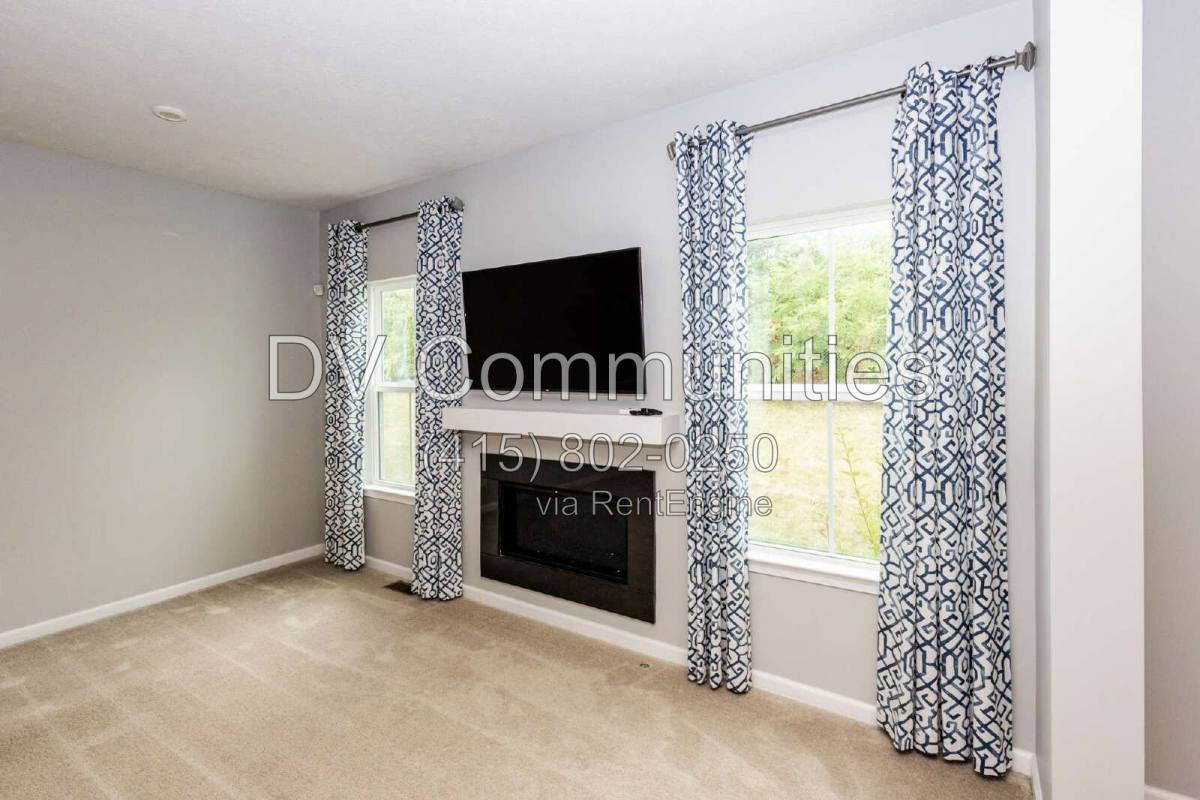 7226 Hillsview Dr – photo 5