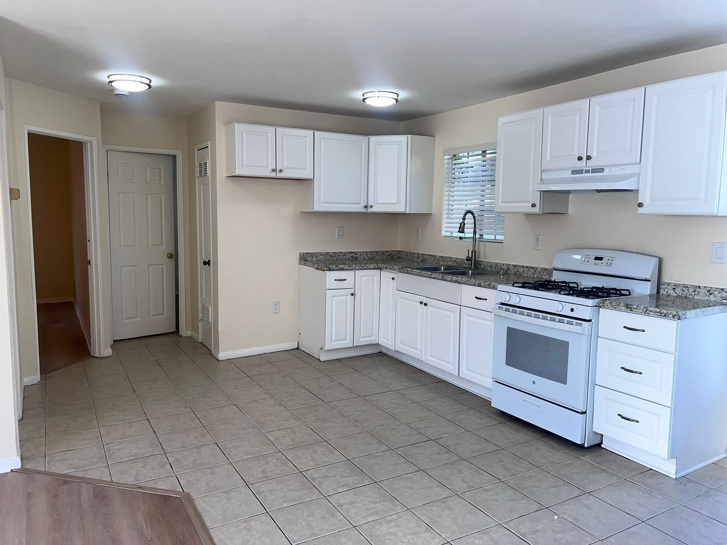 1117 Euclid Ave unit 1 – photo 1