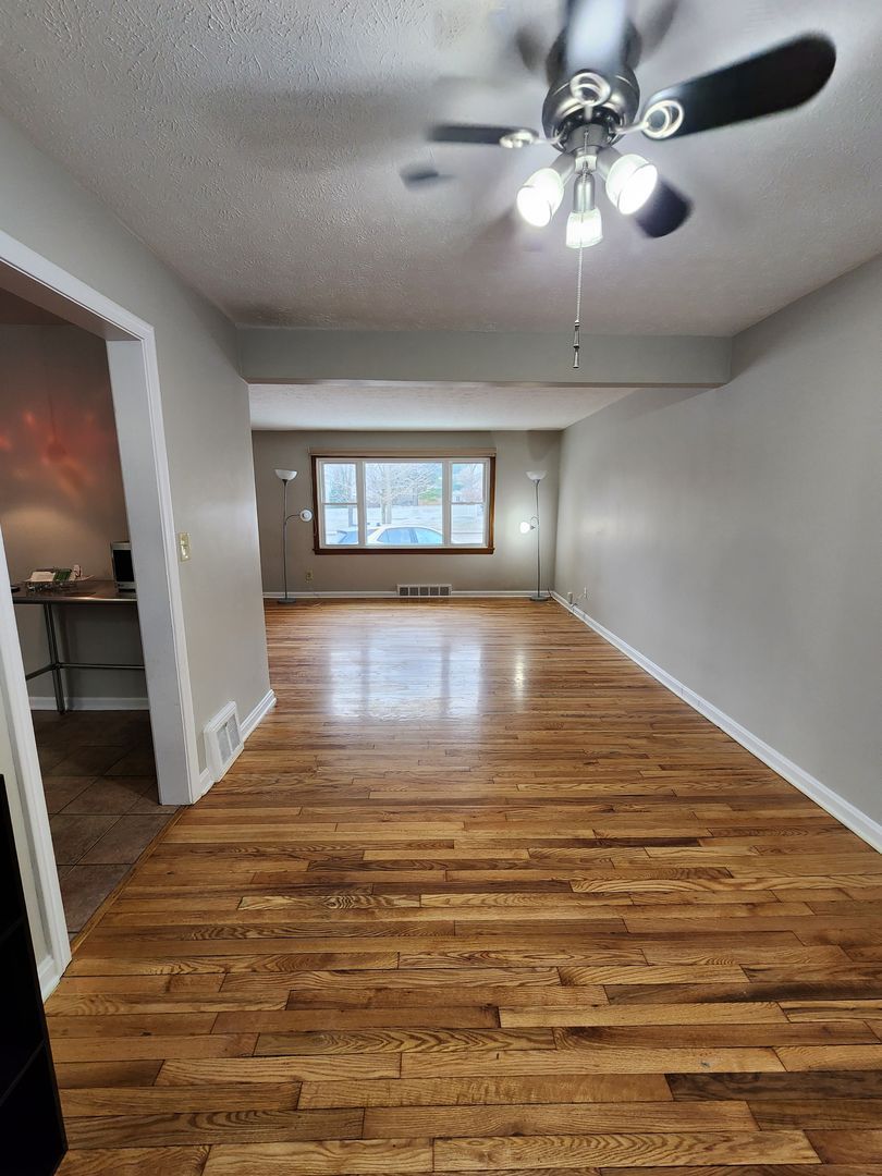 6920 SOM Center Road – photo 3