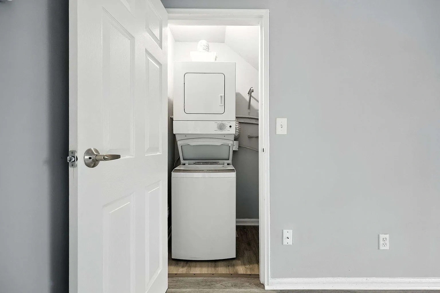 Shore Hill Apartments – photo 1