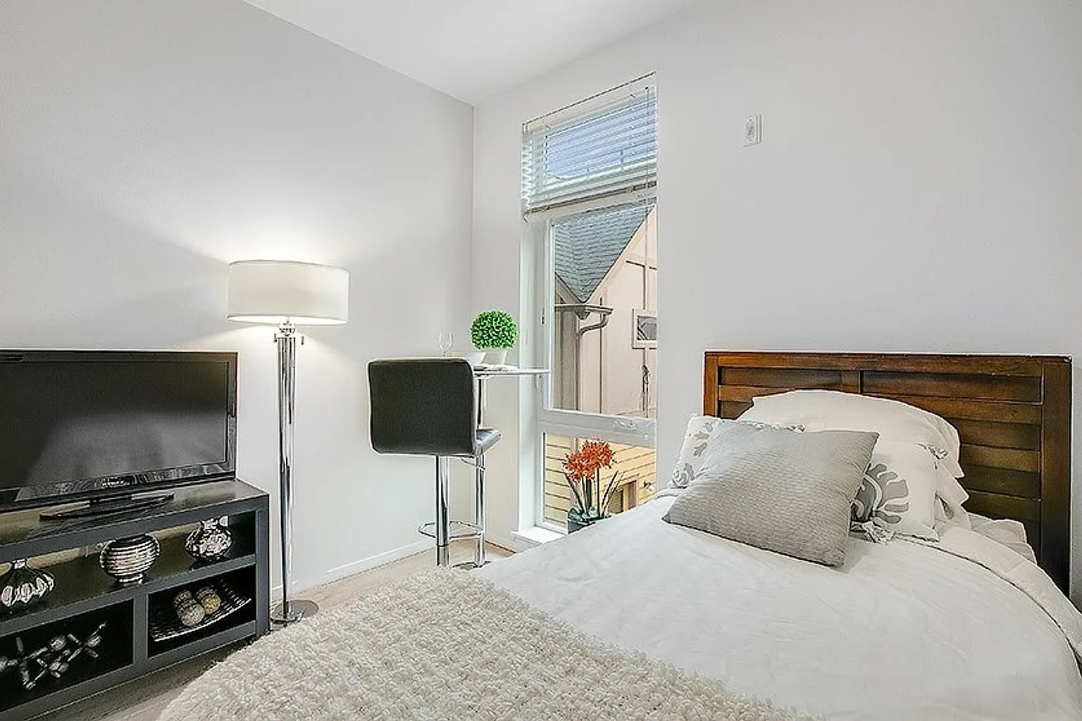 2371 Franklin Apartments – Floor plan