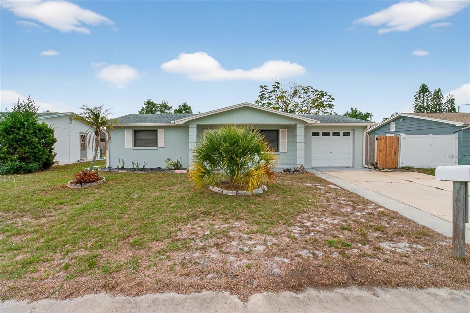 3214 Huntington Rd – photo 1