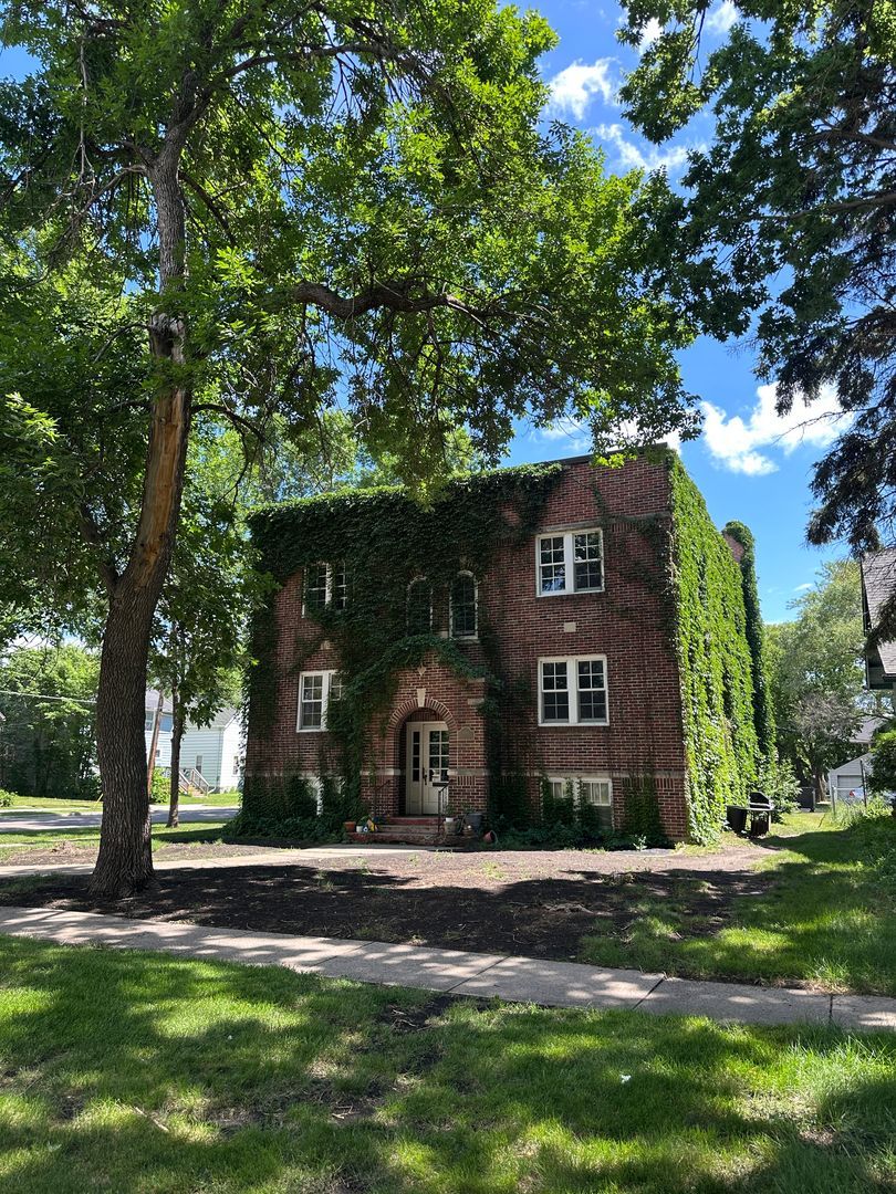 1041 College St unit 6 – photo 1