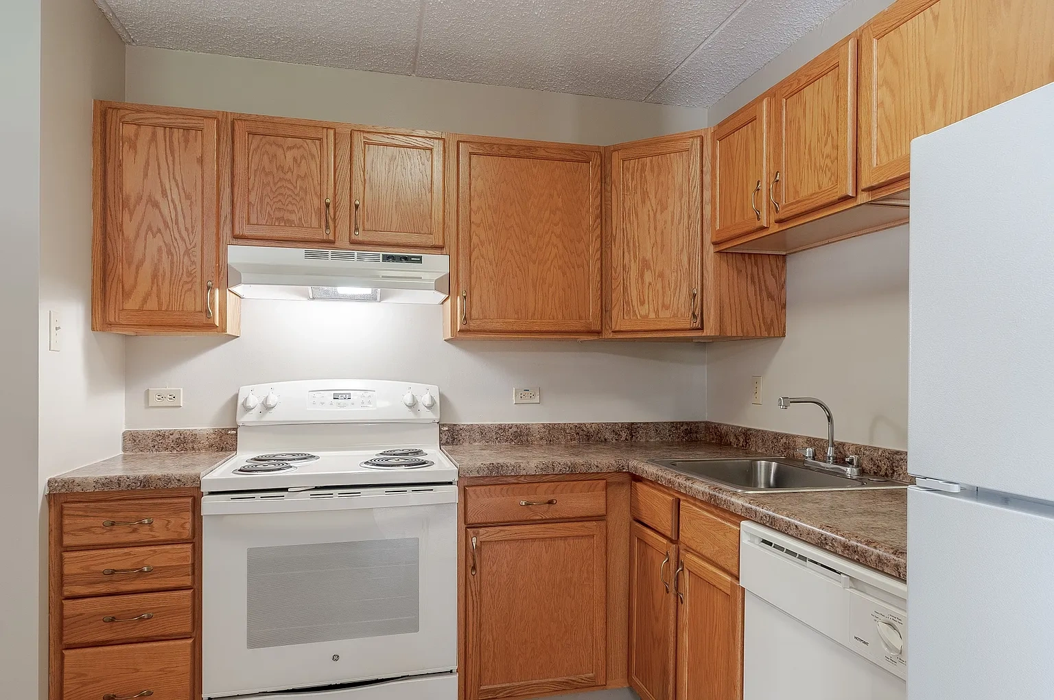 Maiden Bridge and Canongate Apartment Homes – photo 3