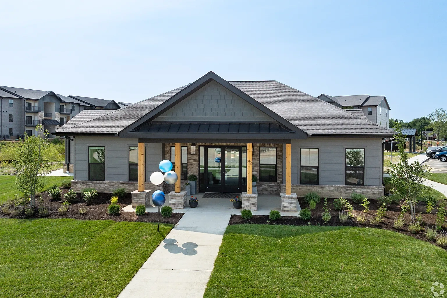 Latitude 38 – photo 2