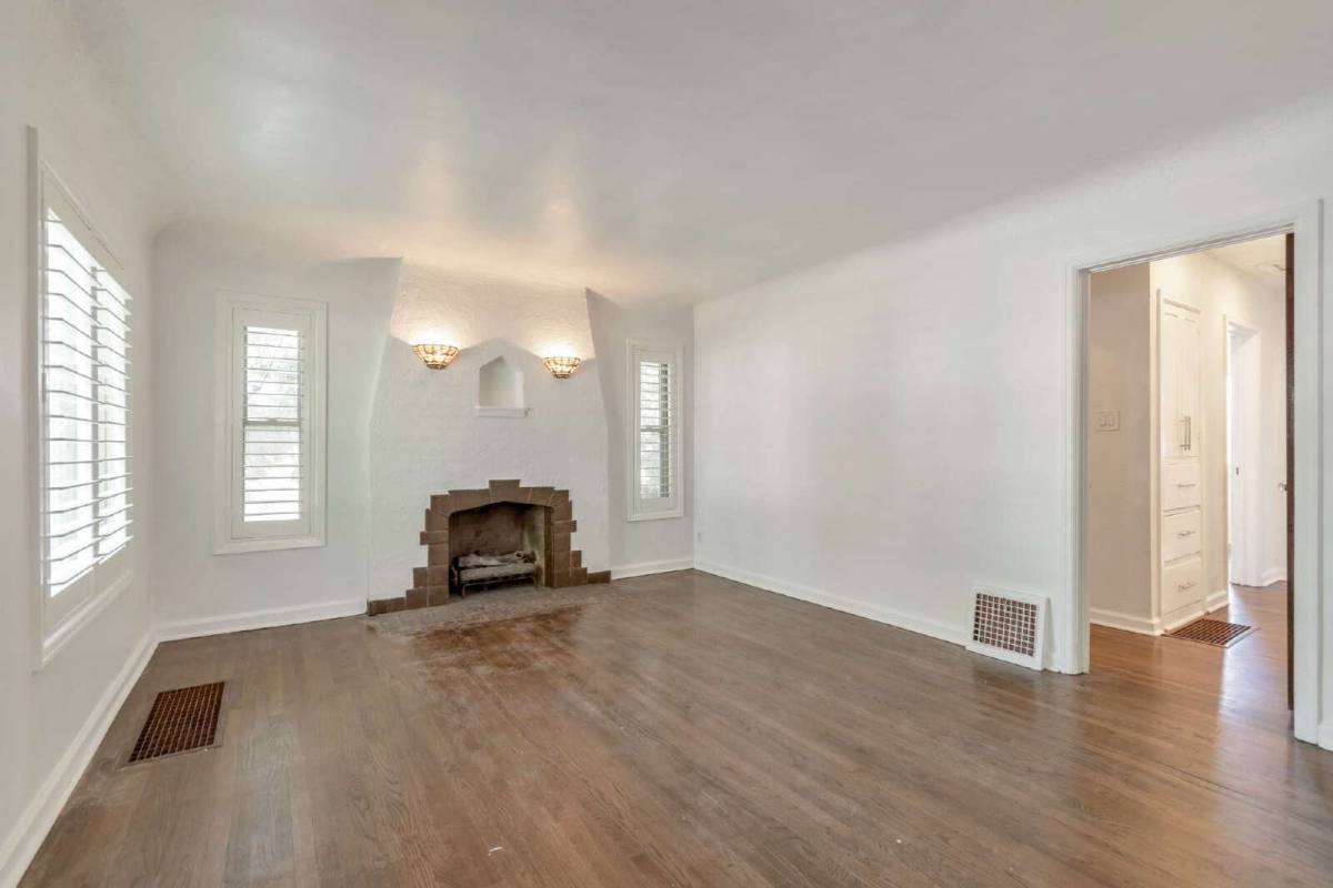 2559 S Green St – photo 5