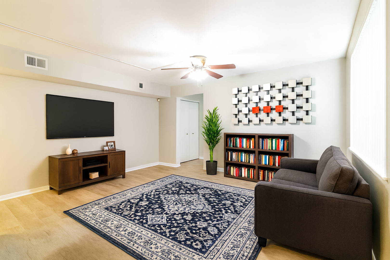 4060 Park Fulton Oval unit 723 – photo 2