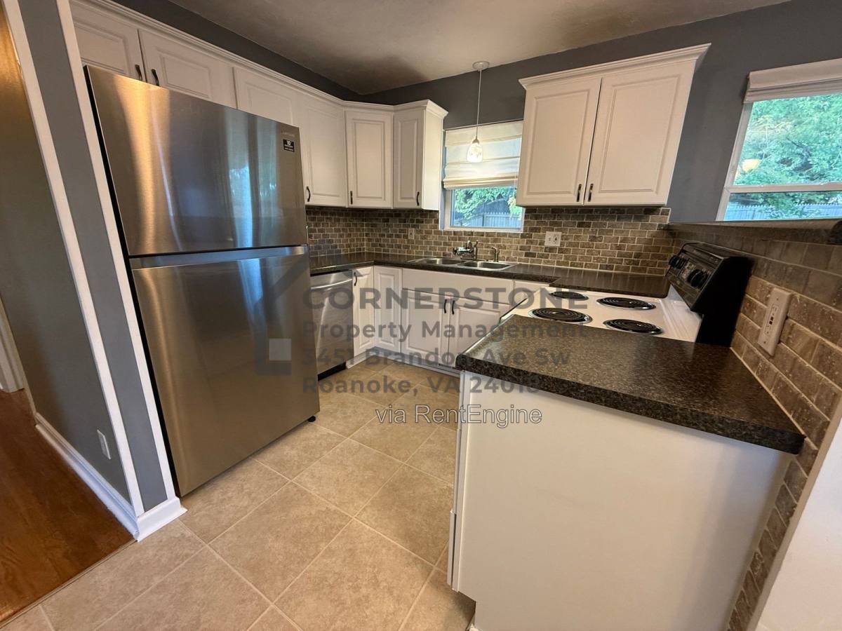 950 Palmer Ave – photo 3