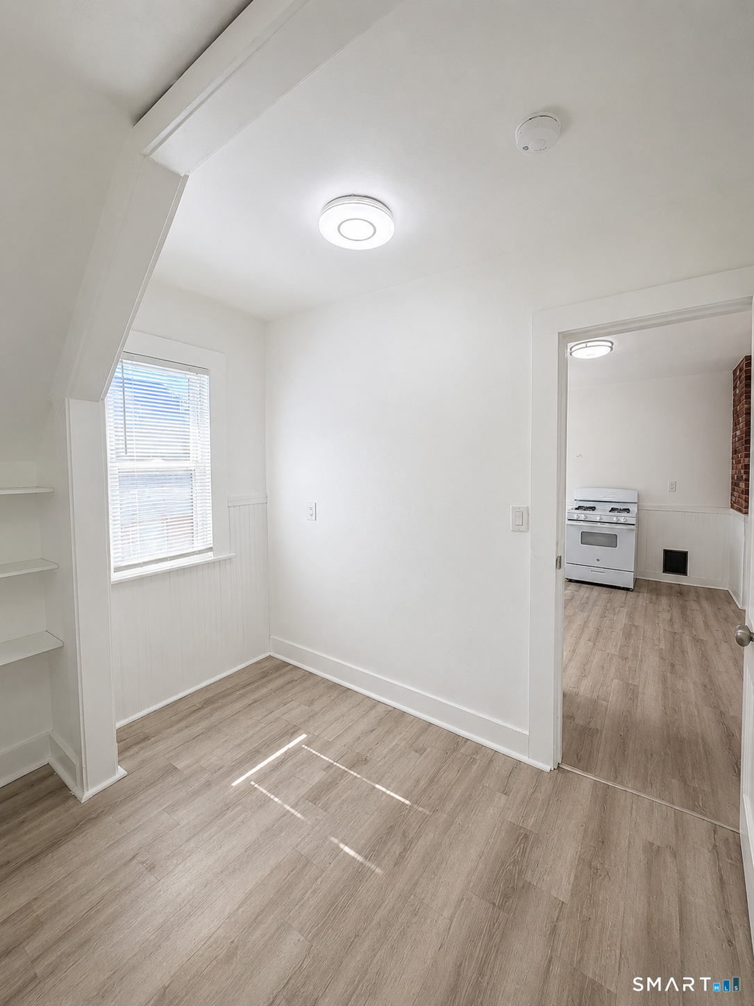 49 Henry St unit 3 – photo 4