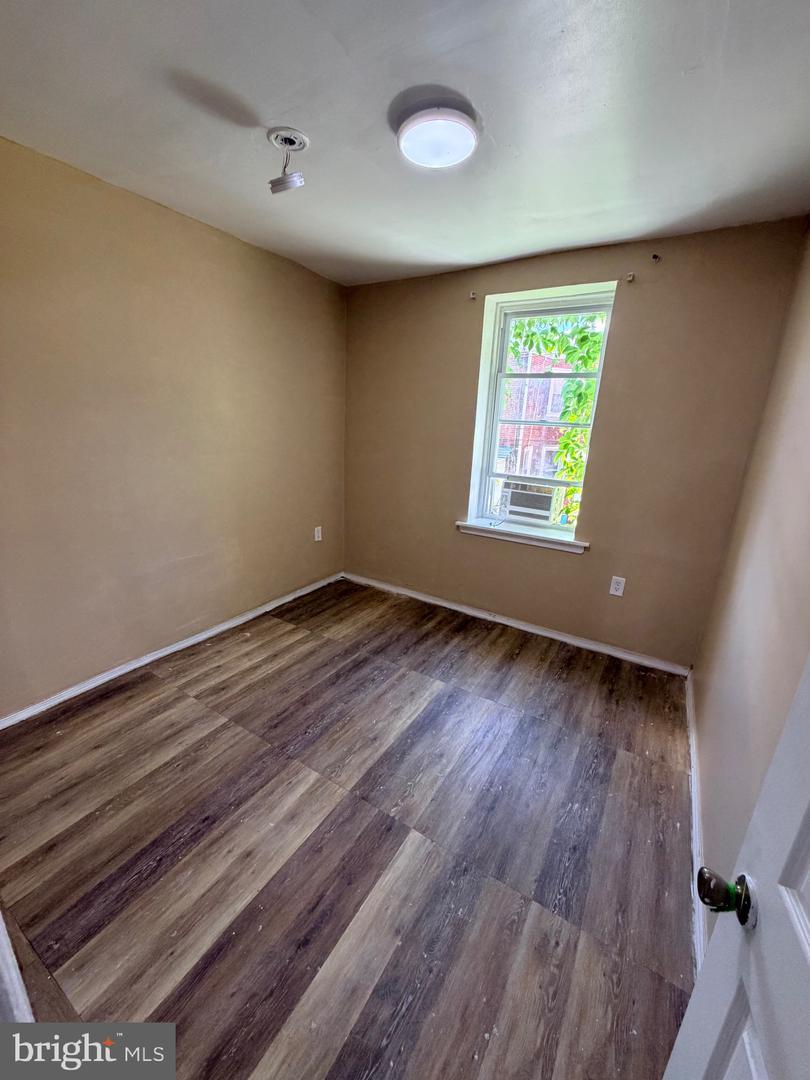2164 Conlyn St – photo 4