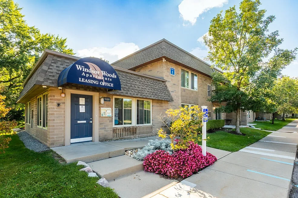 Windsor Woods Apartments – photo 2