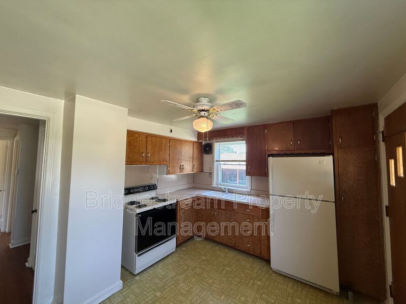 698 Smith Ave – photo 5