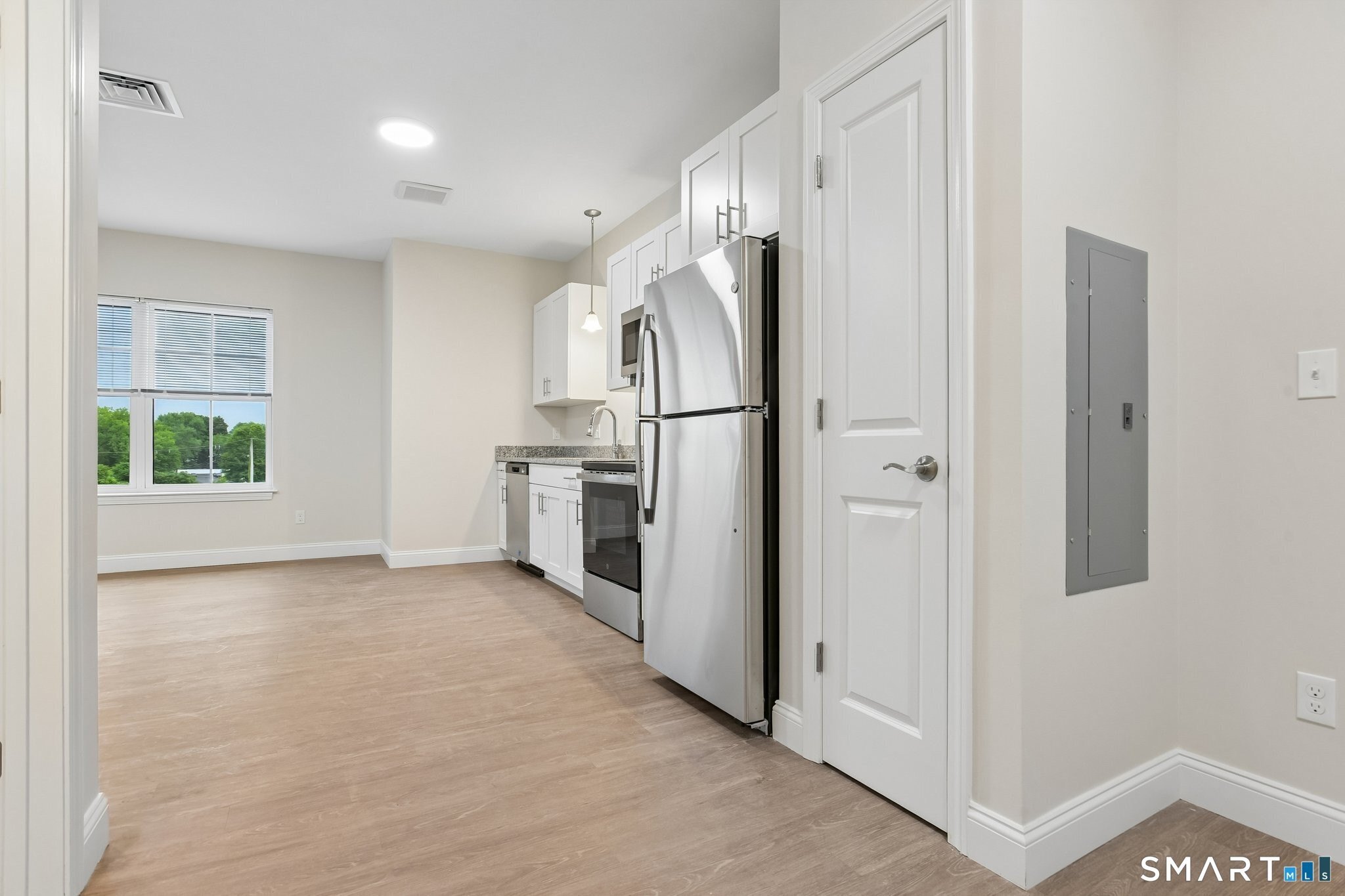 55 Steele Blvd #306 – photo 3