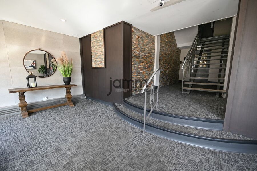 12050 Lake Ave – photo 5
