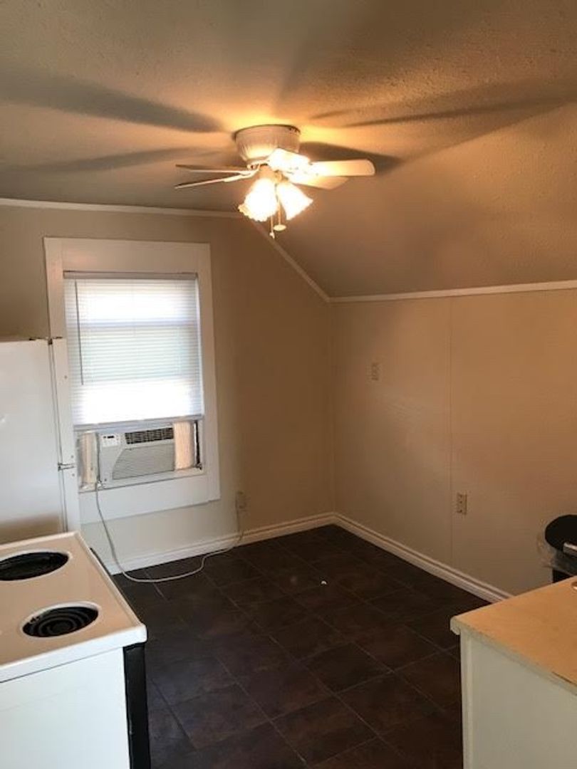 1906 Austin Ave – photo 5
