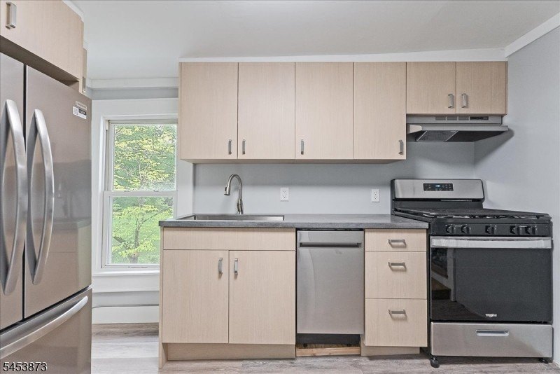 4 Maple St – photo 4