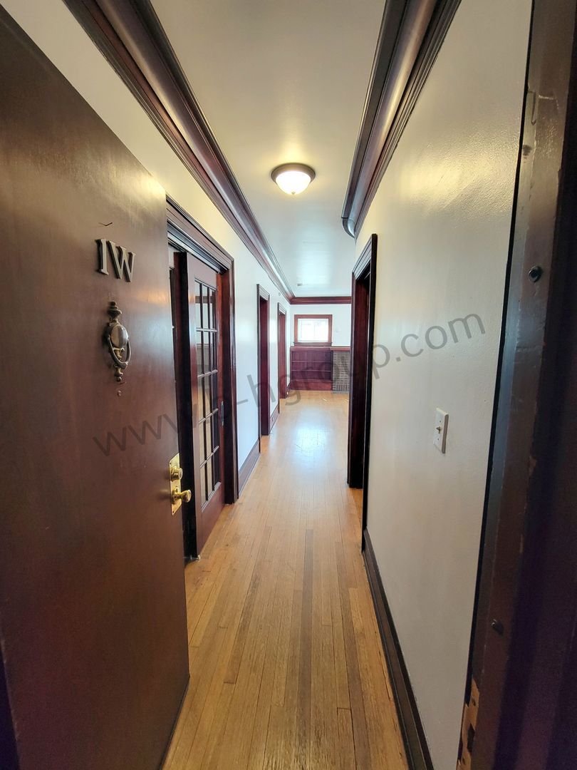 811 60th St unit Apt 1W – photo 3