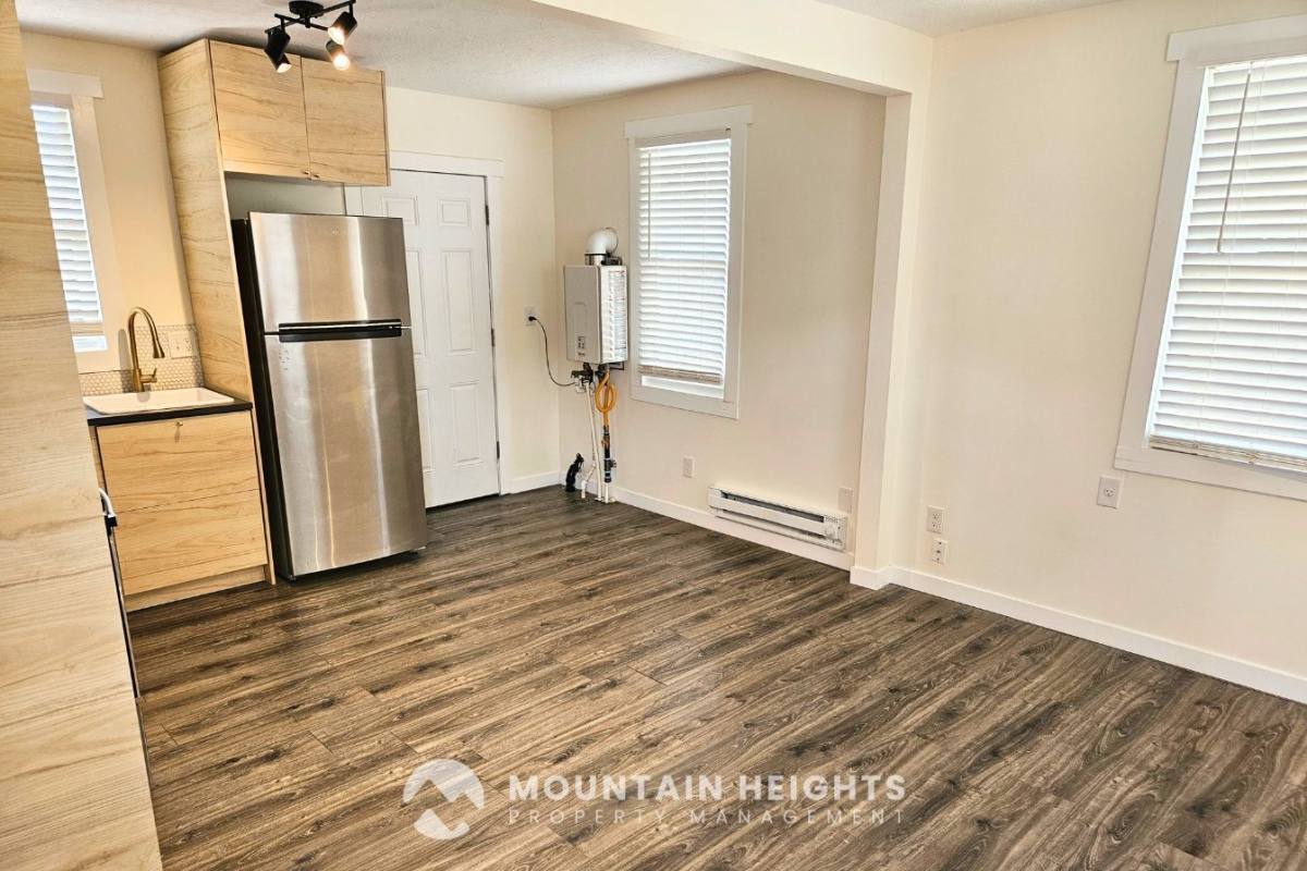 1074 E Kensington Ave – photo 4